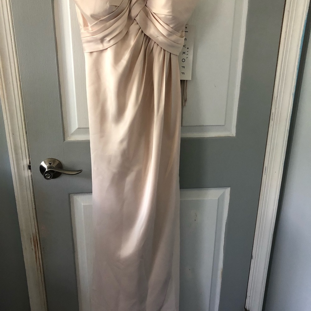 Beautiful new with tags Champagne gown - Picture 3 of 7
